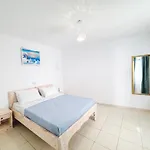 Deluxe Fira (Santorini)
