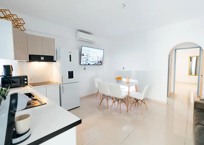 Deluxe Дом отдыха Тира